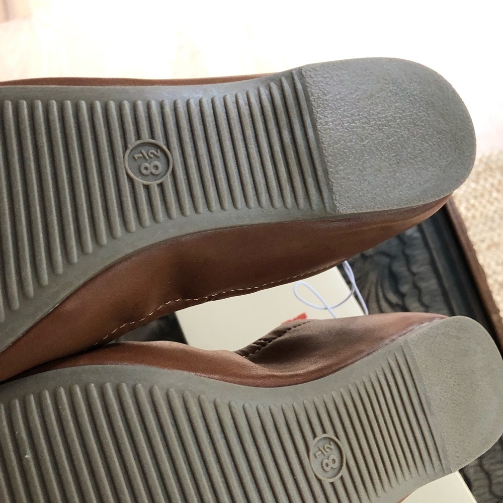 Tan Flats - BRAND NEW! - Picture 3 of 4